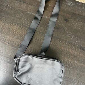 Classic Black Crossbody Sling Bag – Unbranded